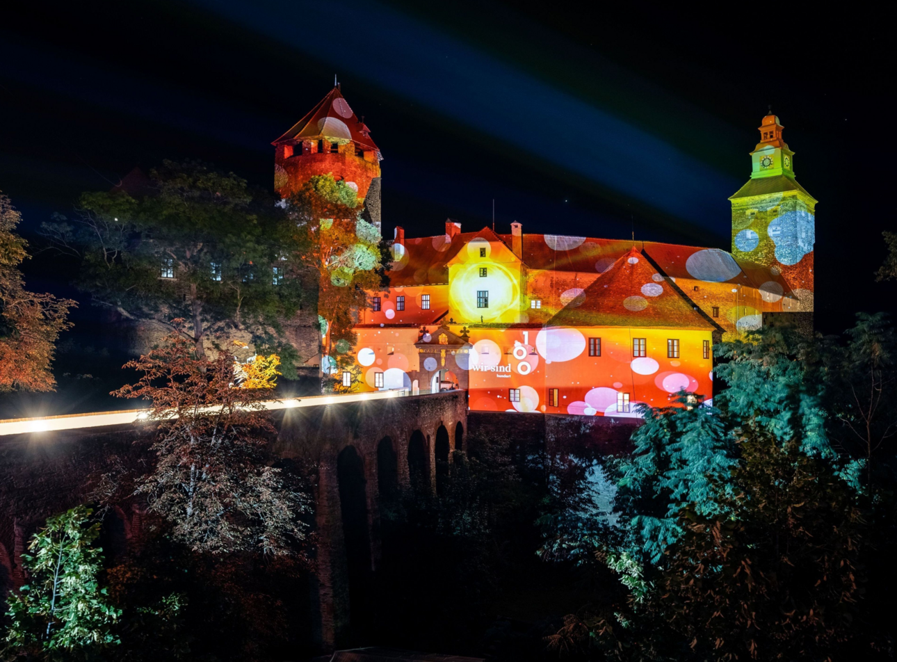 Friedensburg am Abend - beleuchtet - 100 Jahre