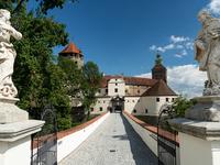 Friedensburg Schlaining Brückeneingang